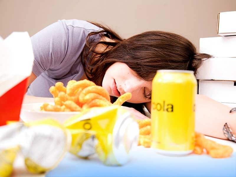 Read more about the article Mengantuk Setelah Makan, Bolehkah Langsung Tidur?